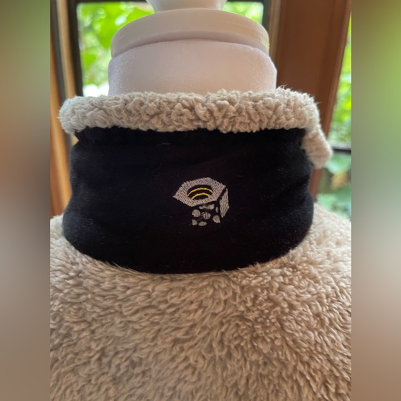 Mountain Hardware Retro women’s fleece jacket. Excellent condition! See pics - Picture 8 of 8